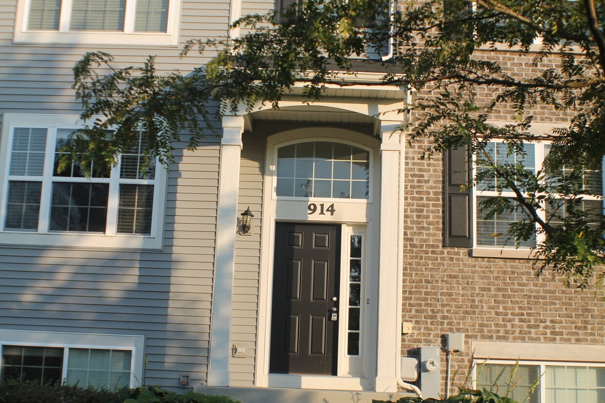 Primary Photo - 914 Richard Brown Blvd