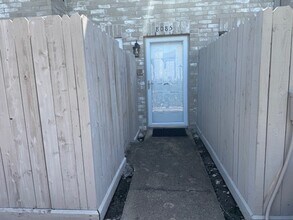 Building Photo - 8085 El Mundo St