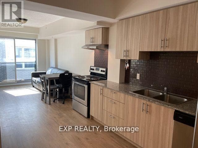Photo du bâtiment - 275-F275 Larch St