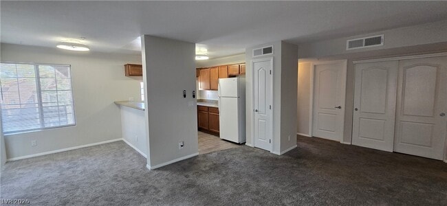 Building Photo - 2121 Sealion Dr