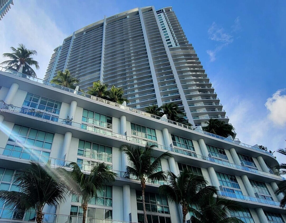 Foto principal - 90 SW 3rd St