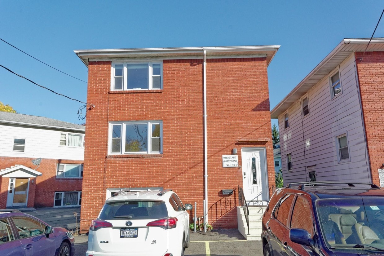 Primary Photo - 23 McAlpin St