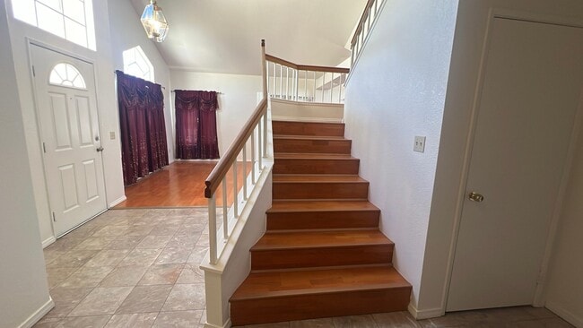Building Photo - West Lancaster Home
