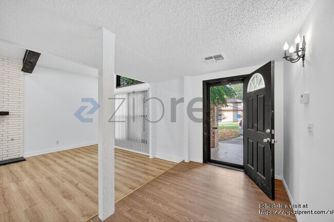 Building Photo - 1218 Billings Dr