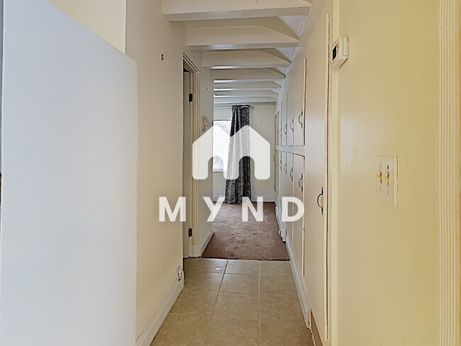 Building Photo - 16770 Mount Rose Hwy Apt B