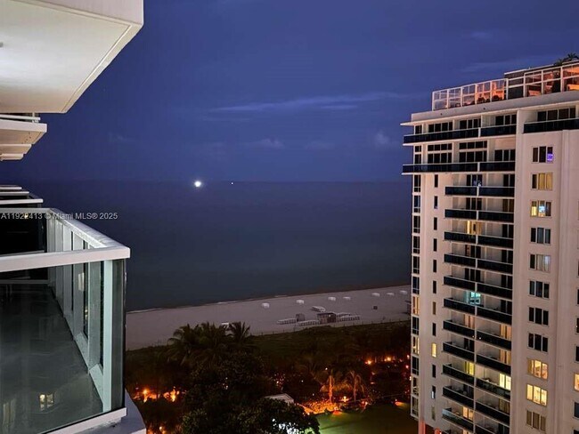 Foto del edificio - 2401 Collins Ave
