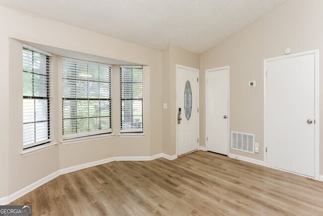 Building Photo - 3824 Skidmore Dr
