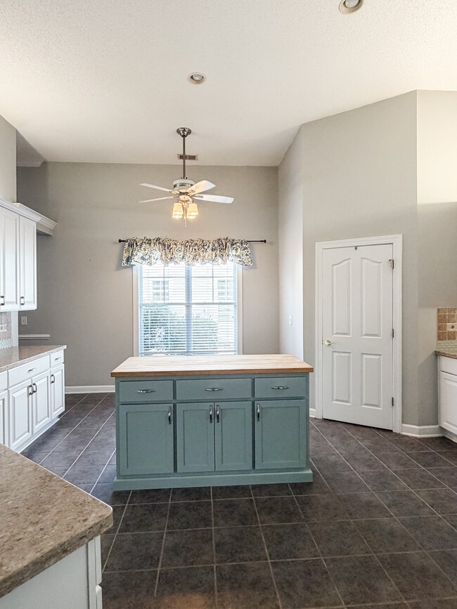 Foto del edificio - 338 Camden Cir