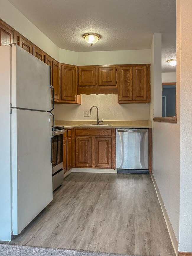 Foto del edificio - ONE MONTH FREE- Gresham 1 Bedroom Condo Available for Move In ! Call today
