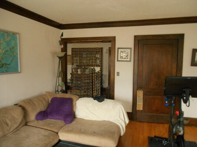 Foto del edificio - 1305 W 34th St
