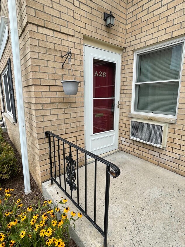 Primary Photo - 250 Beechwood Ave