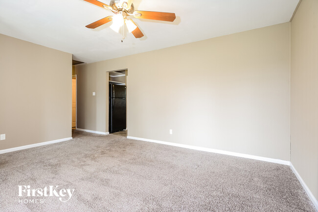 Building Photo - 405 Albert Dr