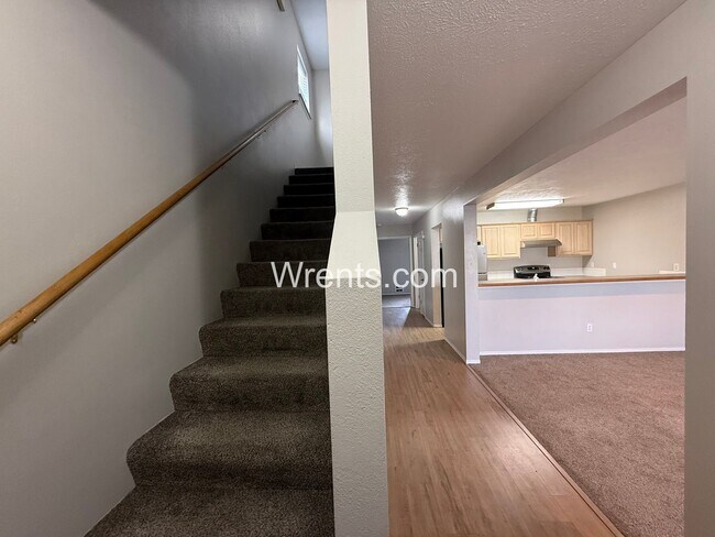 Foto del edificio - 1008-1010 E. Ermina