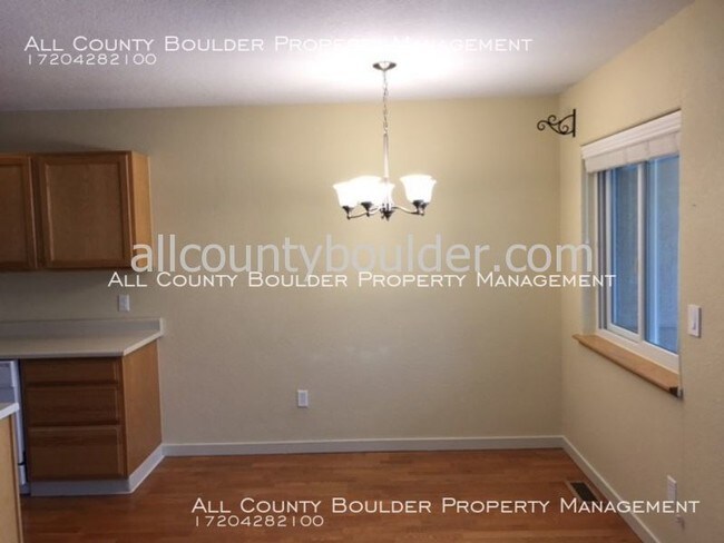 Building Photo - 625 Ridgeview Dr