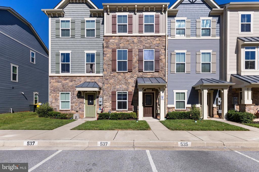 Foto principal - 537 Willow Bend Dr