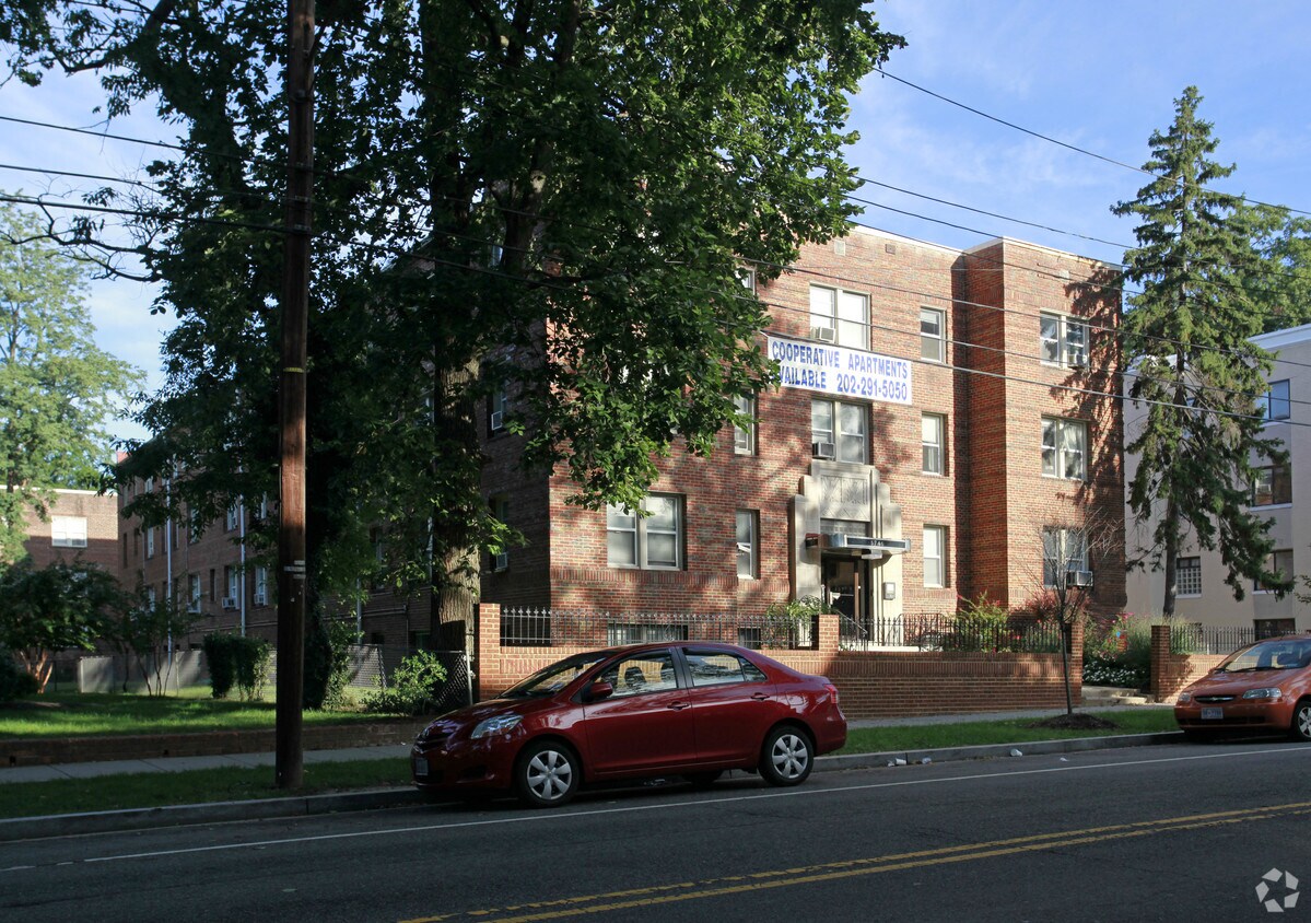 Foto del edificio - 5746 Colorado Ave NW