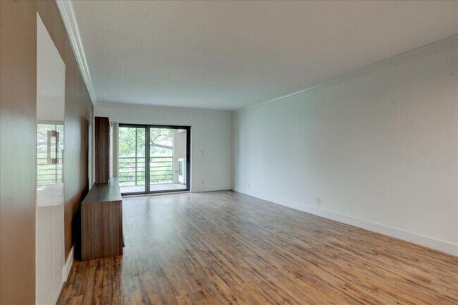 Foto del edificio - 9235 SW 8th St