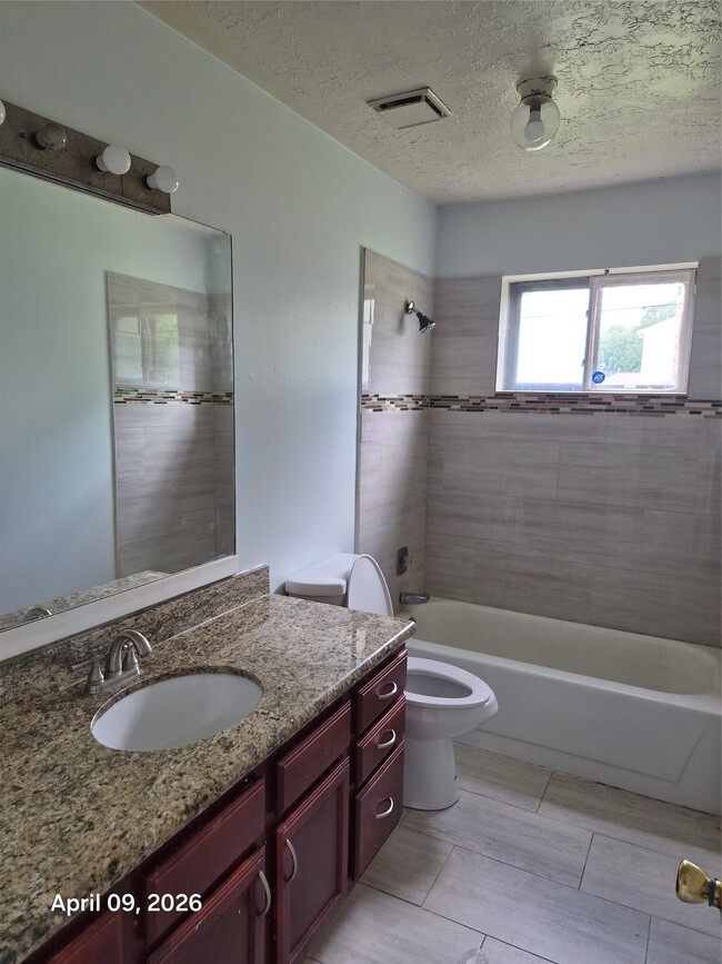 Building Photo - 8315 Lone Quail Dr