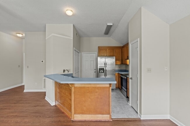 Building Photo - 100 River Oaks Dr