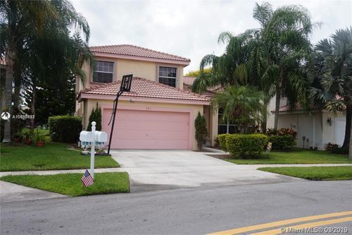 Primary Photo - 561 SW 181st Ave