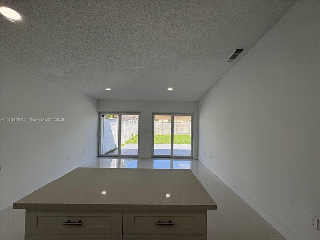 Foto del edificio - 14845 SW 36th Terrace