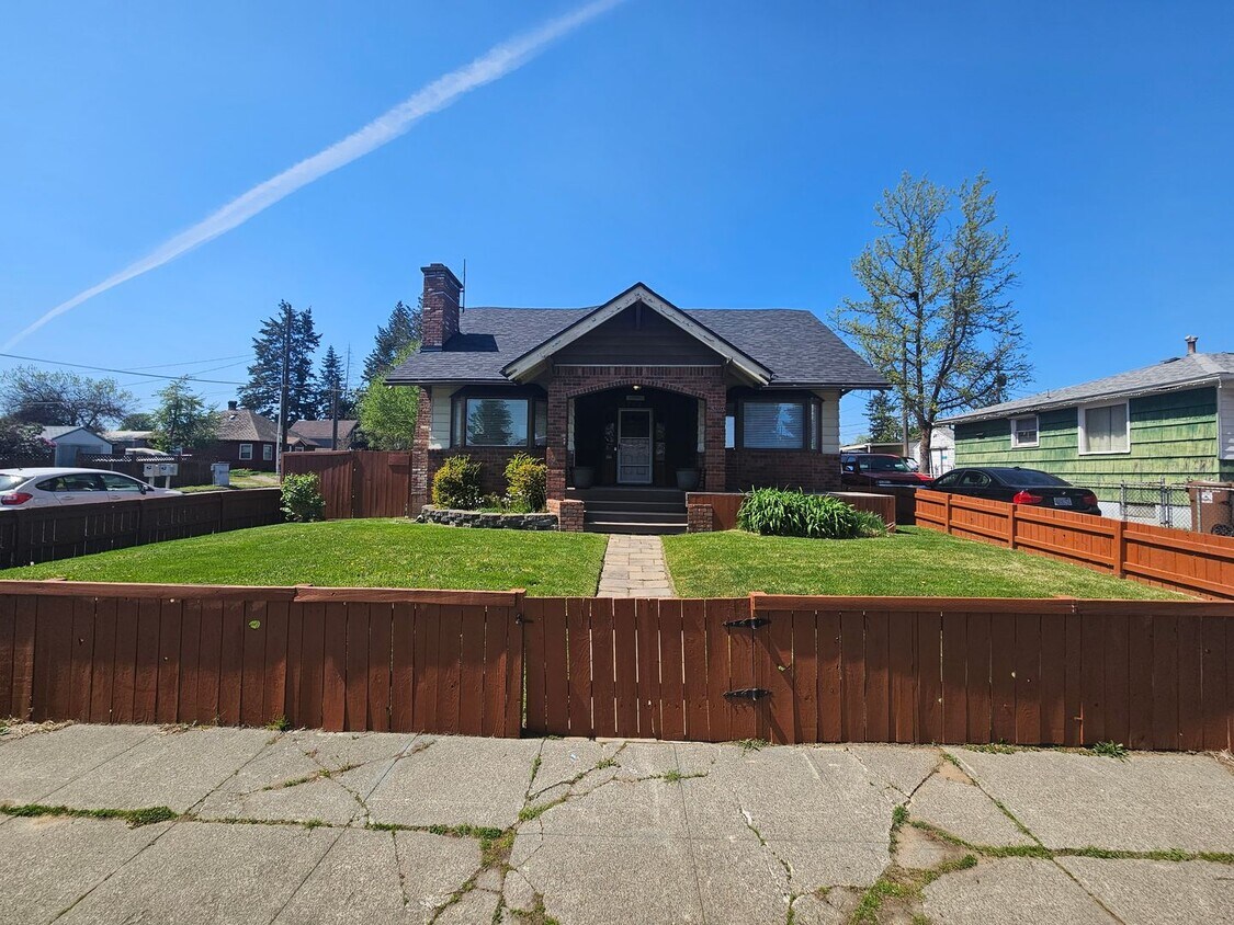 Foto principal - Beautiful Home in the Spokane