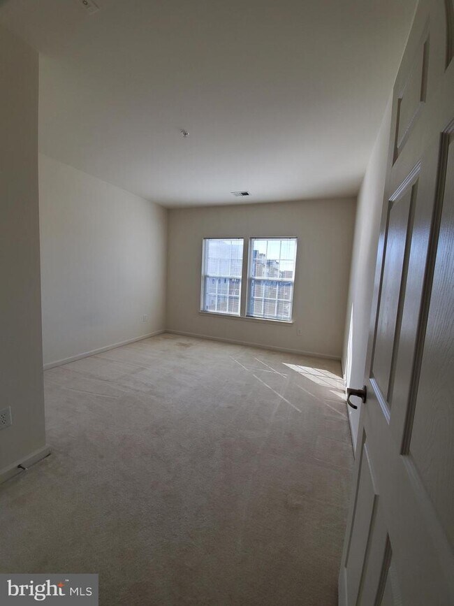 Building Photo - 7559 Stoney Run Dr
