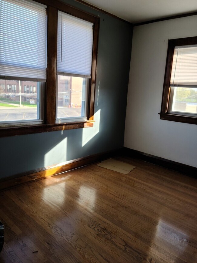 Building Photo - 3545 N Nora Ave