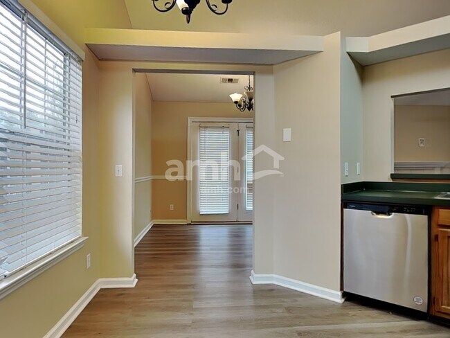 Foto del edificio - 16 Mallorys Way