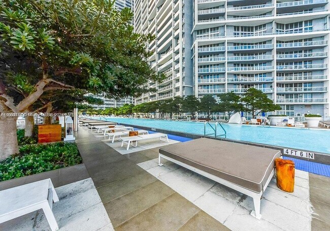 Foto del edificio - 495 Brickell Ave