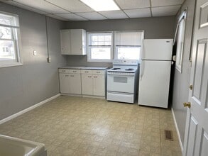 Building Photo - 405 2nd St NE