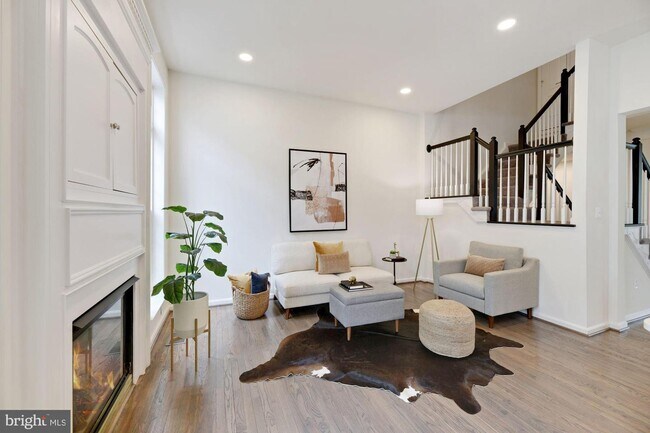 Building Photo - 2804 Laura Gae Cir