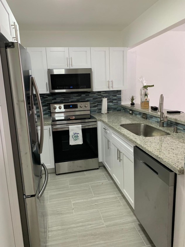 New appliances - 16531 NE 35th Ave