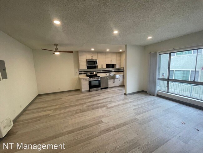 Foto del edificio - 2 br, 1 bath Apartment - 3317 Keystone Ave...