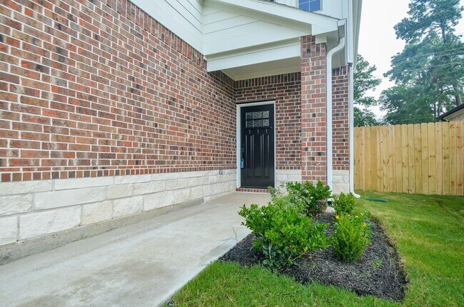 Building Photo - 9722 Champion Heavens Dr