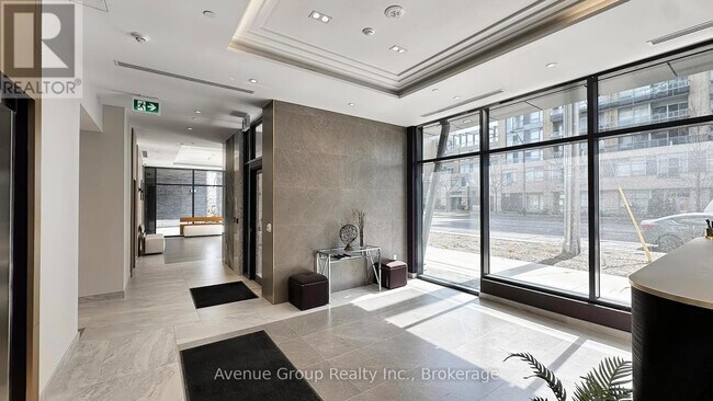 Photo du bâtiment - 700 Sheppard Ave W
