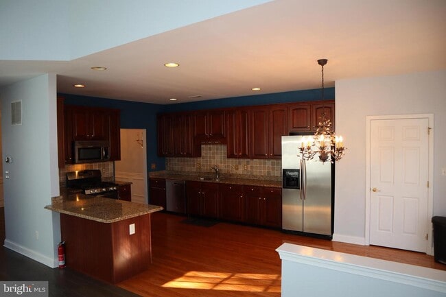Building Photo - 38 Longview Ln
