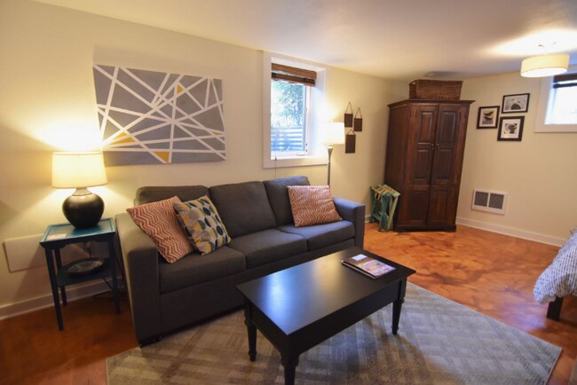 Foto del edificio - 1716 N Terry St