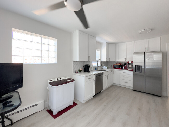Building Photo - 2728 N 75th Ct