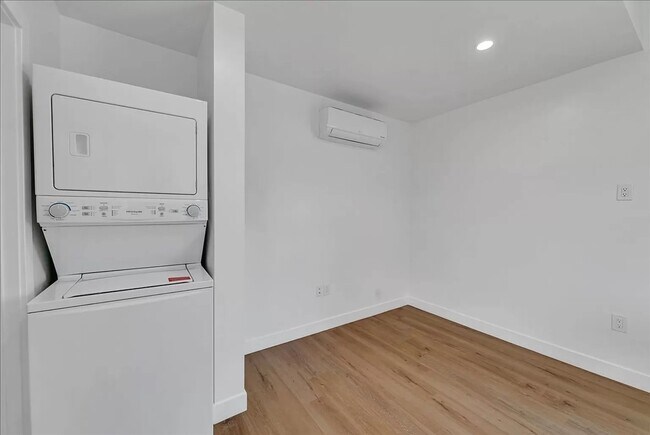 Foto del edificio - 753 N Washington Pl