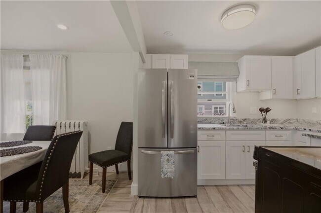 Foto del edificio - 629 Thames St
