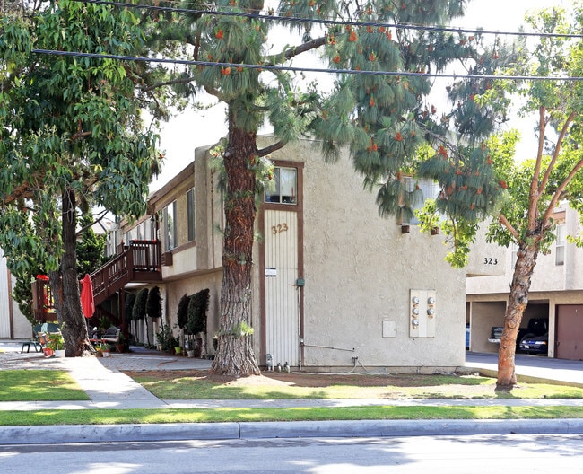 Building Photo - 323 S Flower St