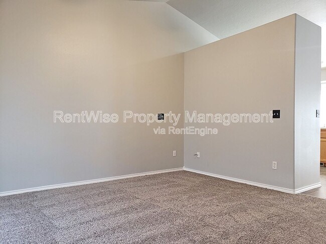 Building Photo - 5308 N Cortona Way