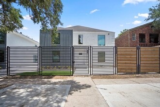 Building Photo - 2407 Cleburne St