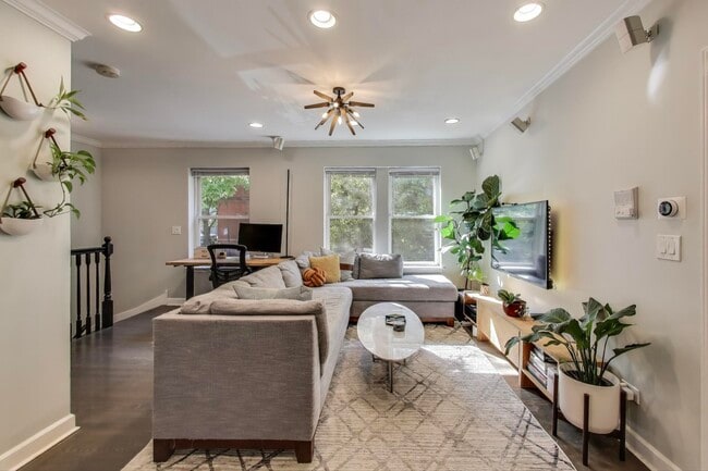 Foto del edificio - 3005 N Clifton Ave