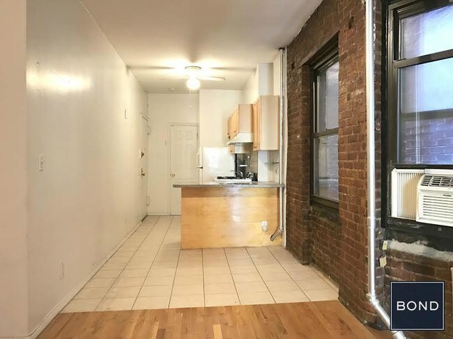 Foto del edificio - 408 W 48th St