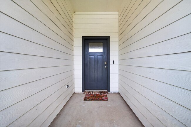Building Photo - 30039 Gallatin River Ln