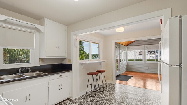 Foto del edificio - 4808 E 3rd St
