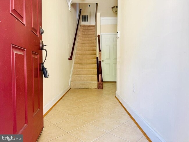Building Photo - 5715 Rosanna Pl
