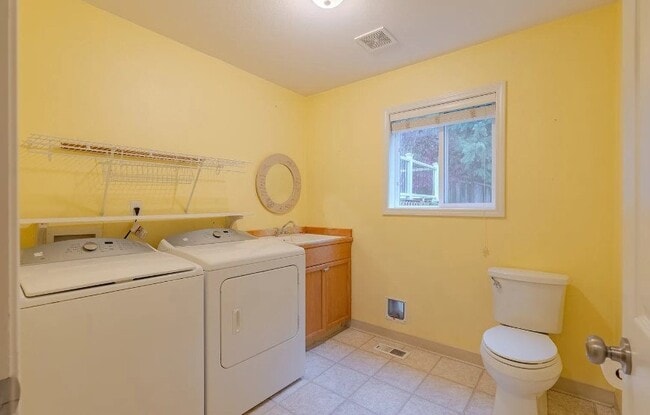 Building Photo - 1306 NE 91st Ave